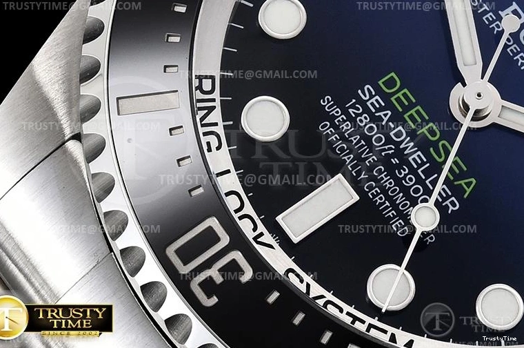 0117 ROLSD097A – Deep Sea Dweller Packable 1017